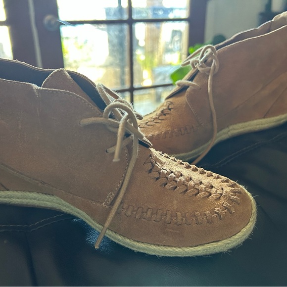 Crown Vintage Women’s Mara Hidden Wedge Tan Leather Moccasin Booties - Size 8 - Picture 5 of 11